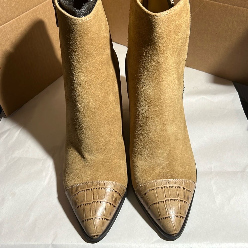 Donald Pliner multimedia booties size 10M